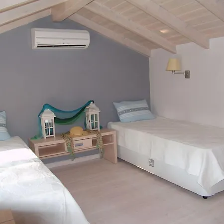 Enalia Gi Ξενοδοχείο με διαμερίσματα Λίμνη