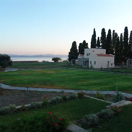 Enalia Gi Λίμνη