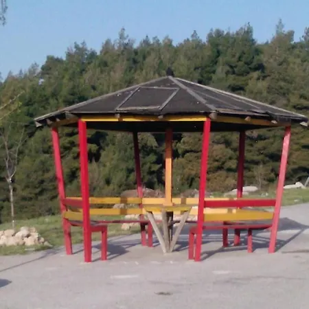 Enalia Gi Ξενοδοχείο με διαμερίσματα 3*