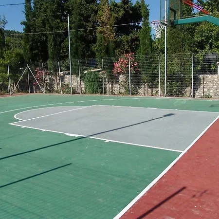 Enalia Gi Λίμνη